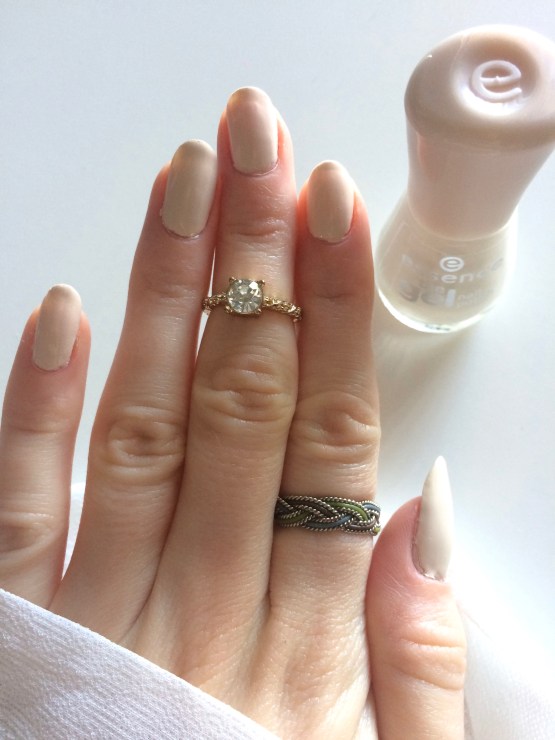 essence nail polish dream on