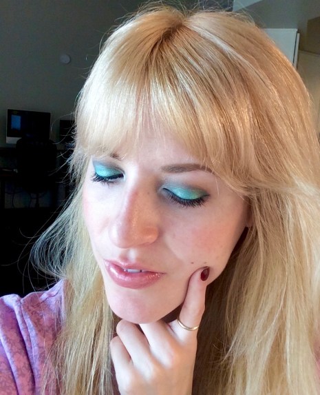 makeup look mermaid eyes